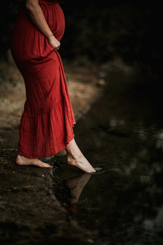 Moody bohemian maternity photos