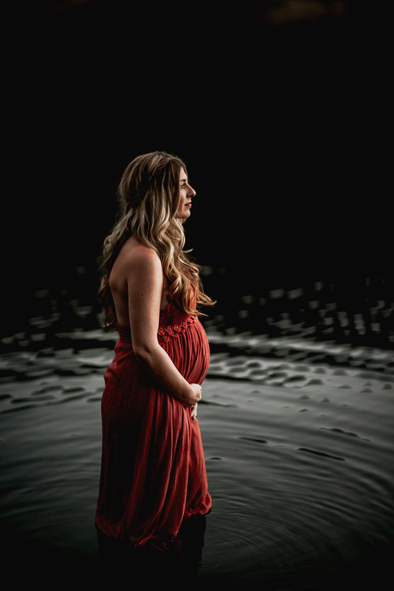 Moody bohemian maternity photos