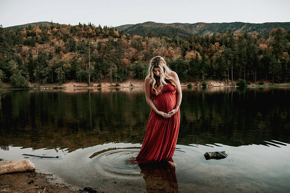 Moody bohemian maternity photos