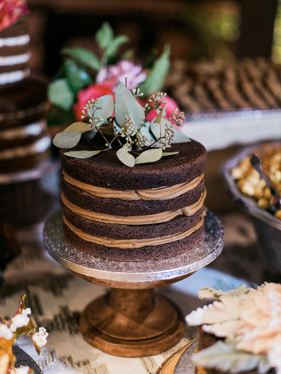 Chocolate naked cake