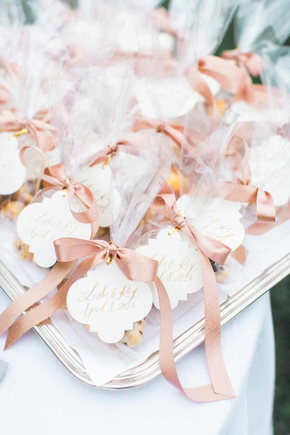 Romantic wedding favors