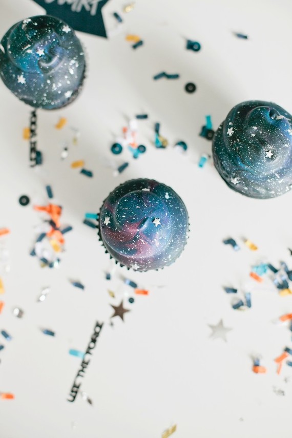 galaxy cupcakes