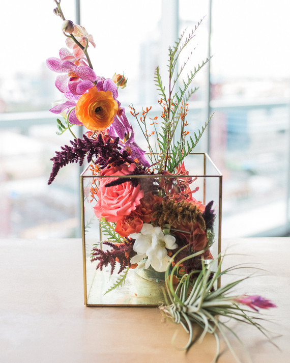 Colorful wedding flowers