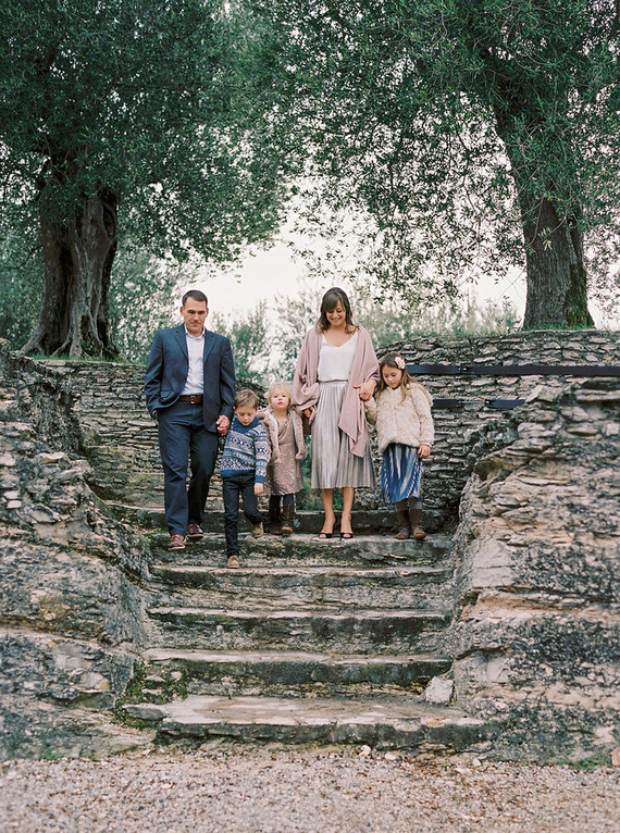 Winter family photos in Italy