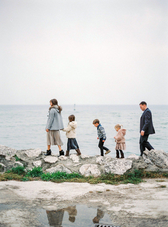 Winter family photos in Italy