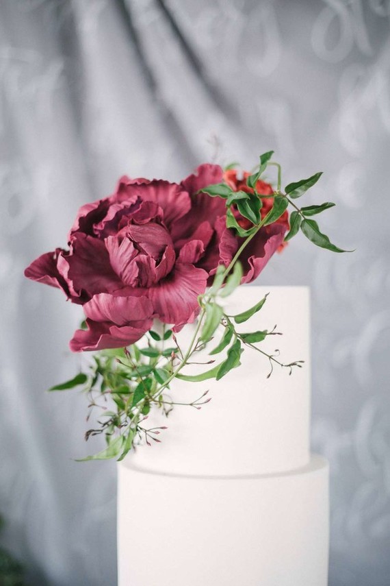 Floral wedding cake