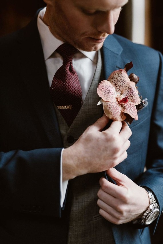 Groom's boutonnière