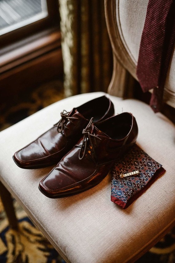 Groom's shoes