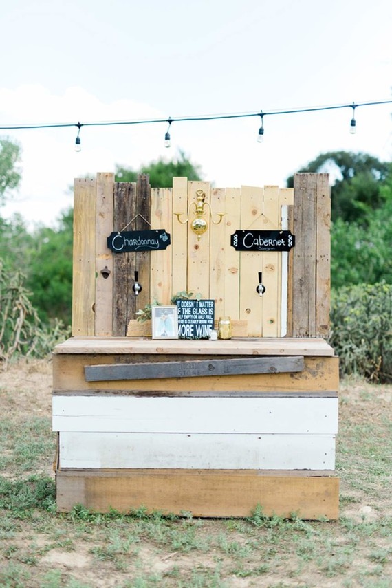 Rustic wedding decor