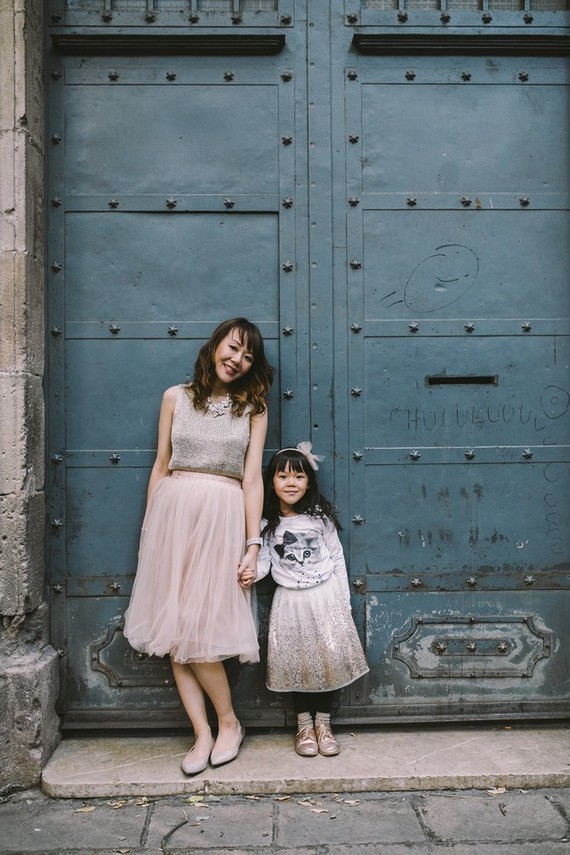 Family maternity photos in Barcelona