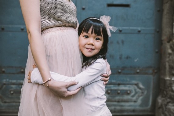 Family maternity photos in Barcelona
