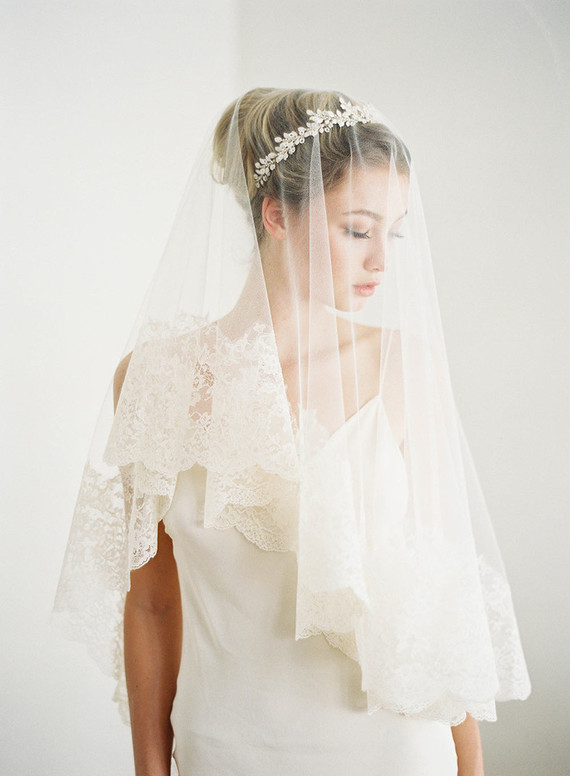 Tomomi Okubo wedding gown