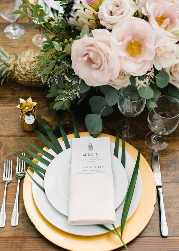 Tropical place setting Inspiration