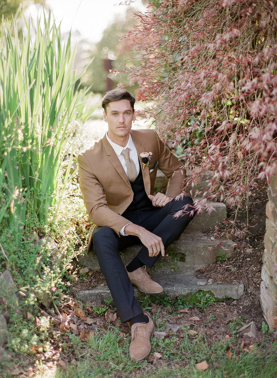 Spring groom's fashion