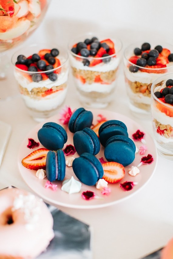 indigo macarons