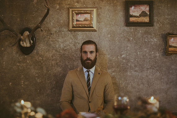 Fall groom