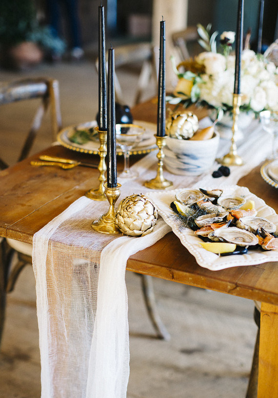 Black and gold tablescape