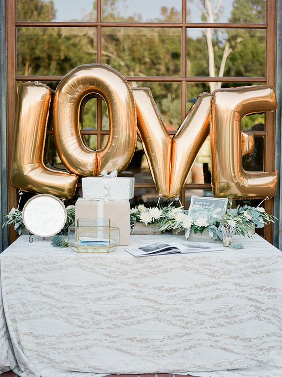 LOVE balloons