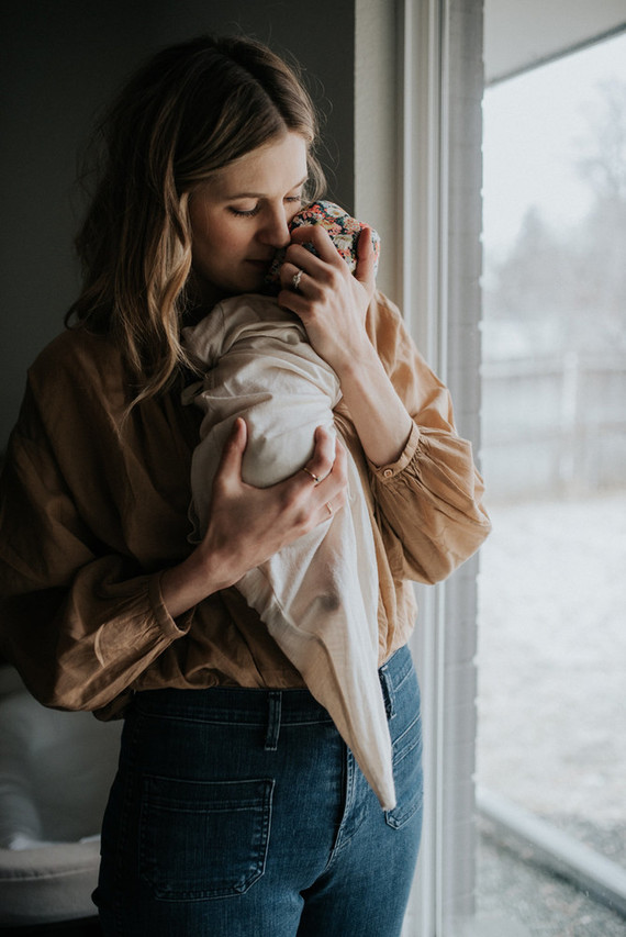 moody modern newborn photos