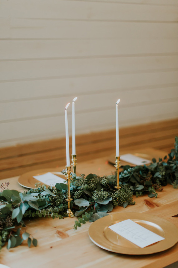 Green and gold table Inspiration