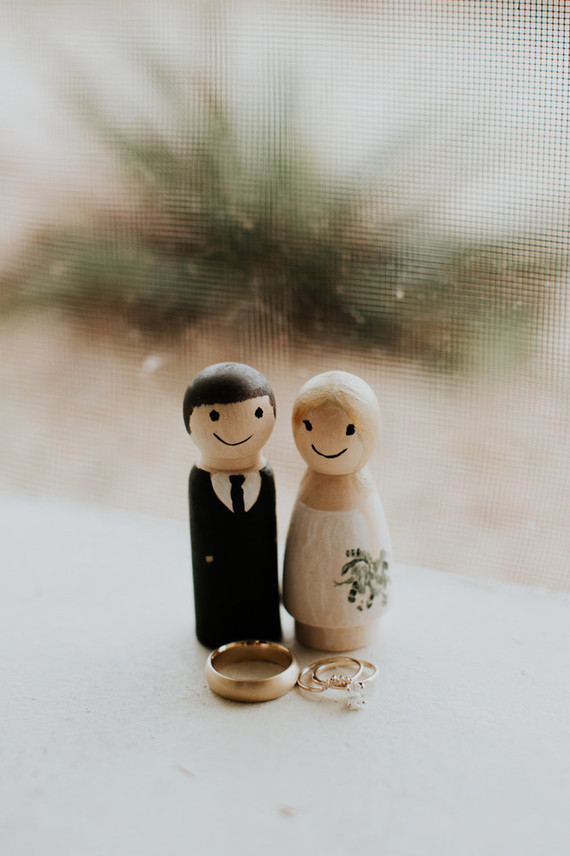 Cake topper