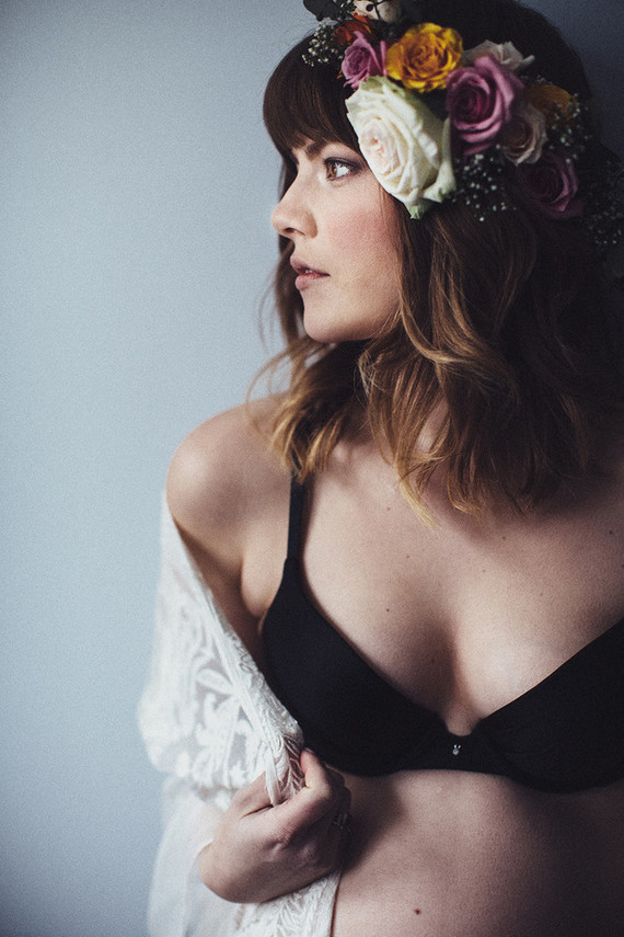 Moody boudoir maternity photos