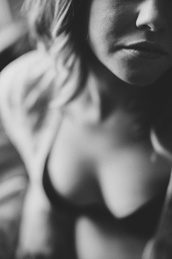 Moody boudoir maternity photos