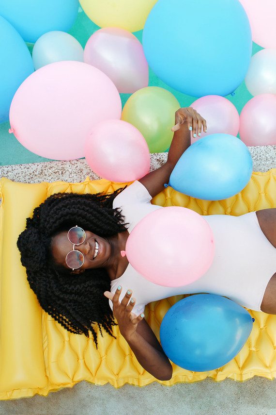 Bright fun maternity photos