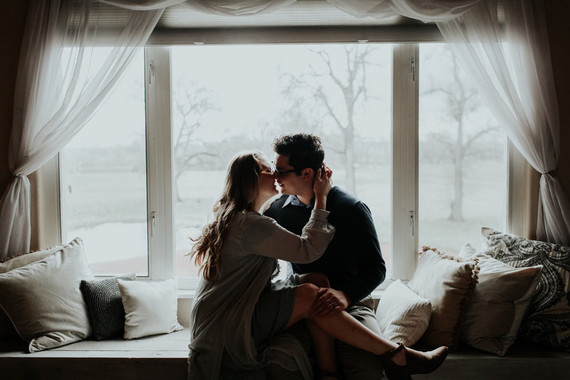 At home anniversary photo shoot