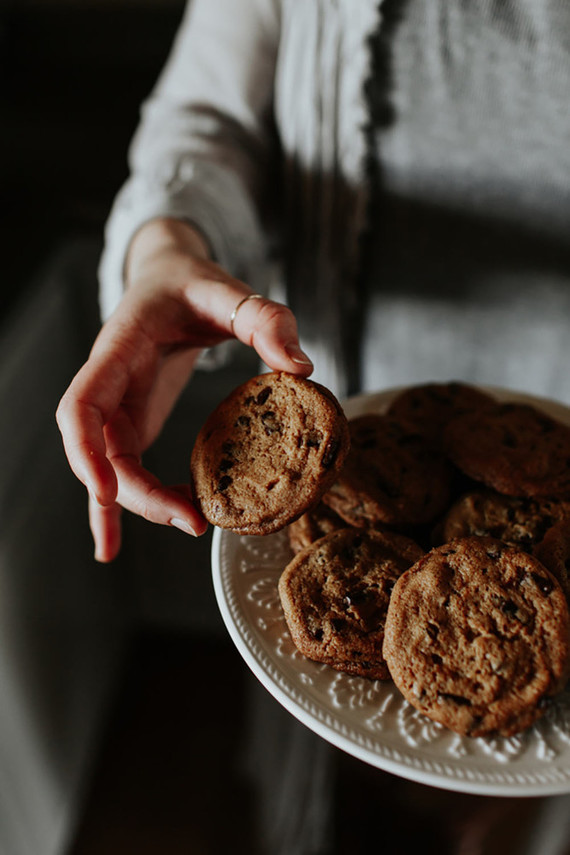 At home anniversary photo shoot