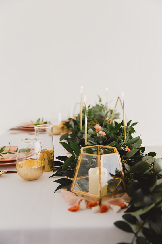 Gold table decor