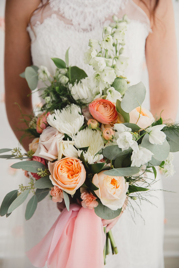 Peach bridal bouquet