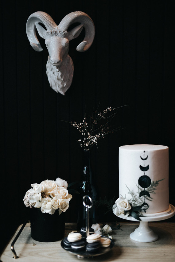 Lunar inspired wedding cake