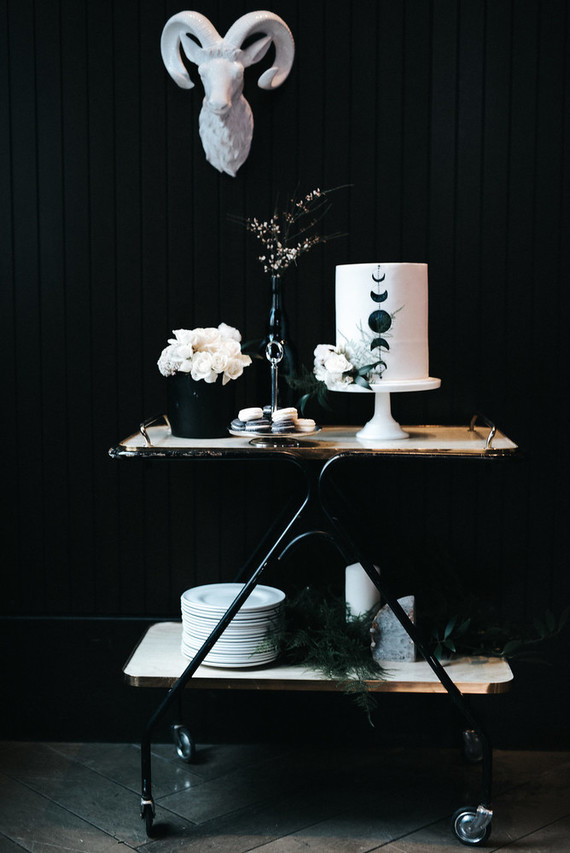 Lunar inspired wedding cake