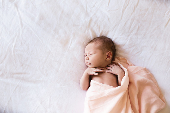 lifestyle newborn photos