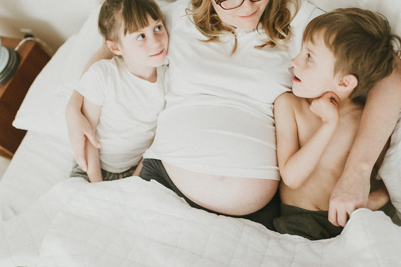 maternity photos with kids Inspiration