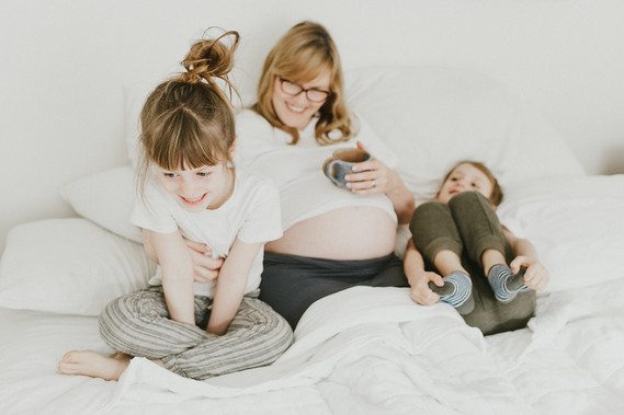 maternity photos with kids Inspiration