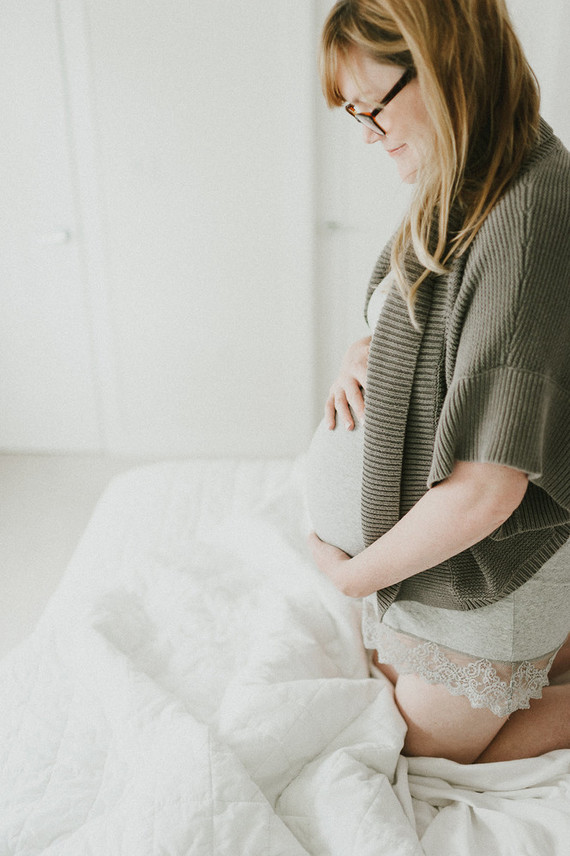 natural, homey maternity photos