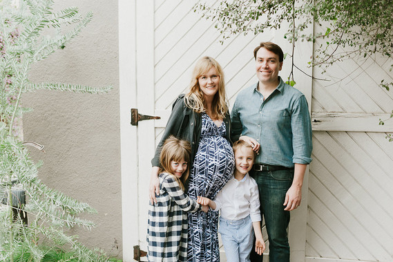 natural, homey maternity photos