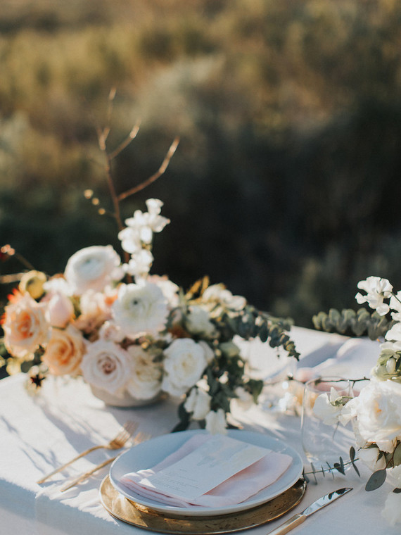 Bohemian spring wedding flowers