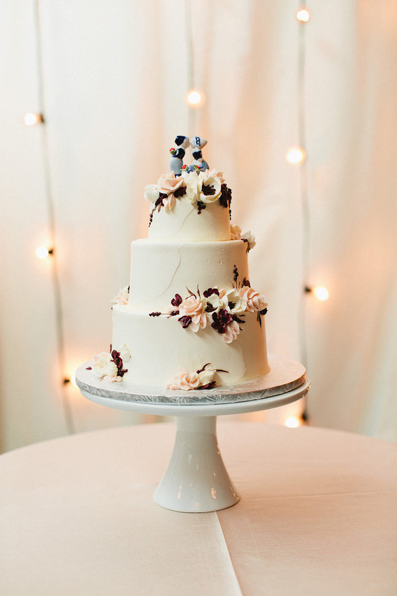 Floral wedding cake
