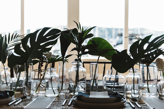 Monstera leaf decor