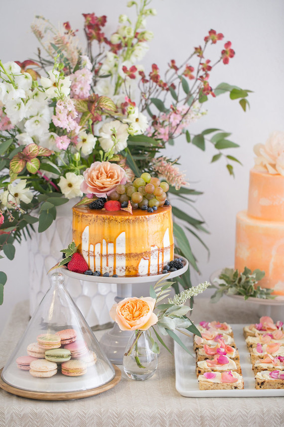 floral dessert table