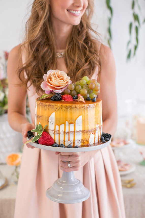 caramel drip cake