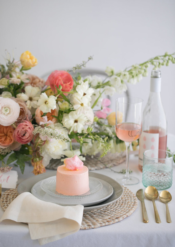 blush mini cakes