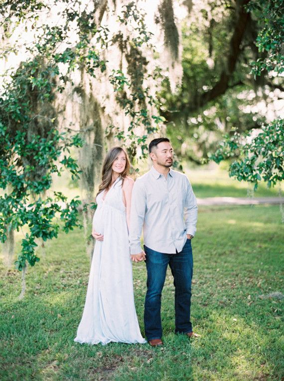 Mossy Oaks romantic maternity photos