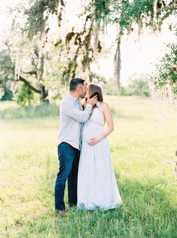 Mossy Oaks romantic maternity photos