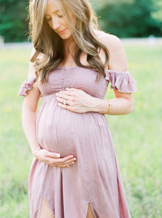 Mossy Oaks romantic maternity photos