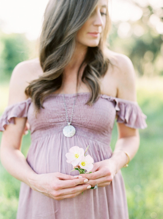 Mossy Oaks romantic maternity photos
