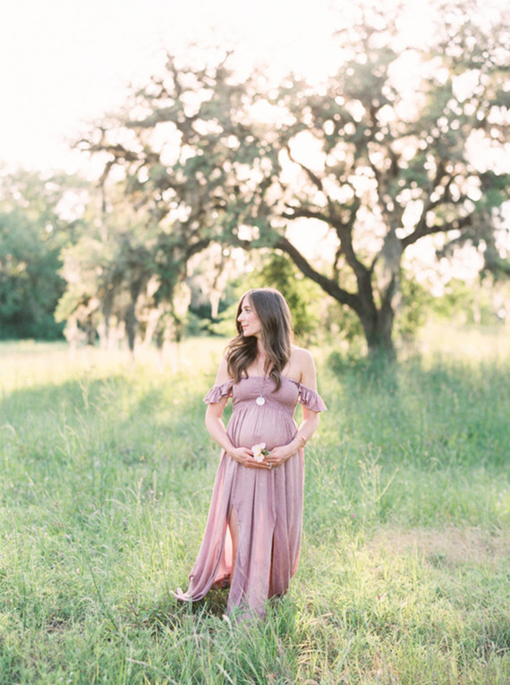 Mossy Oaks romantic maternity photos